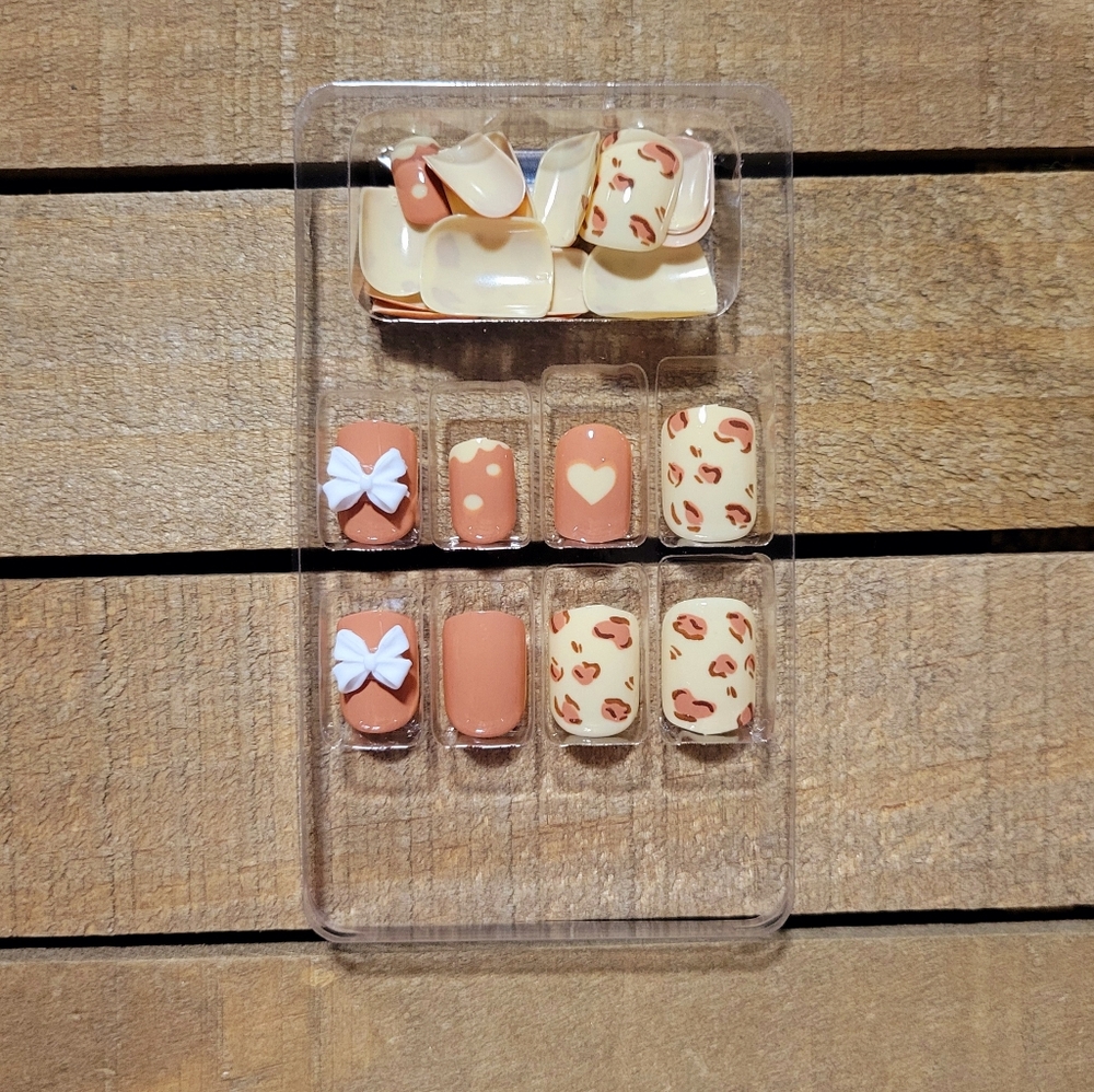 Boutique Press On Nails